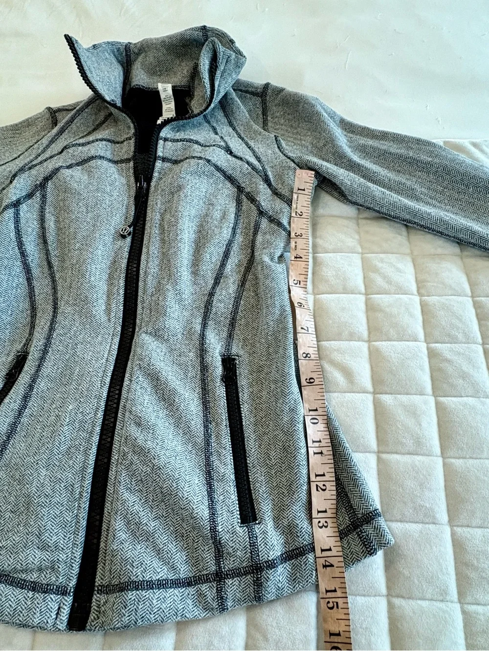 Lululemon Define Jacket Herringbone Grey Black Size 6 Full Zip Fitted EUC
